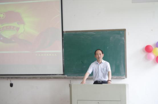 少妇扒开腿让我爽了一夜