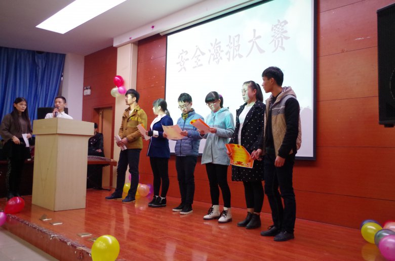 少妇扒开腿让我爽了一夜