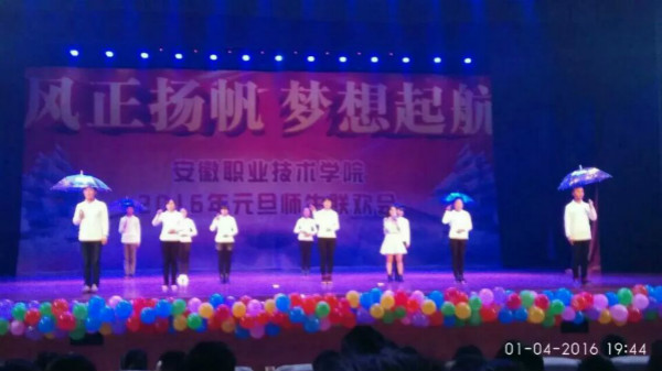 少妇扒开腿让我爽了一夜